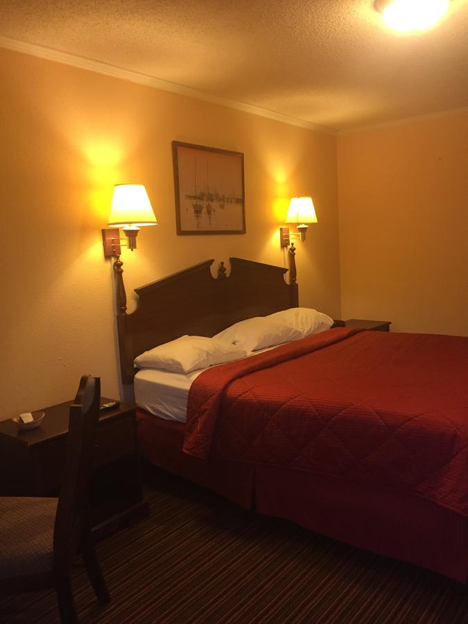 Wakefield Inn Motel 外观 照片